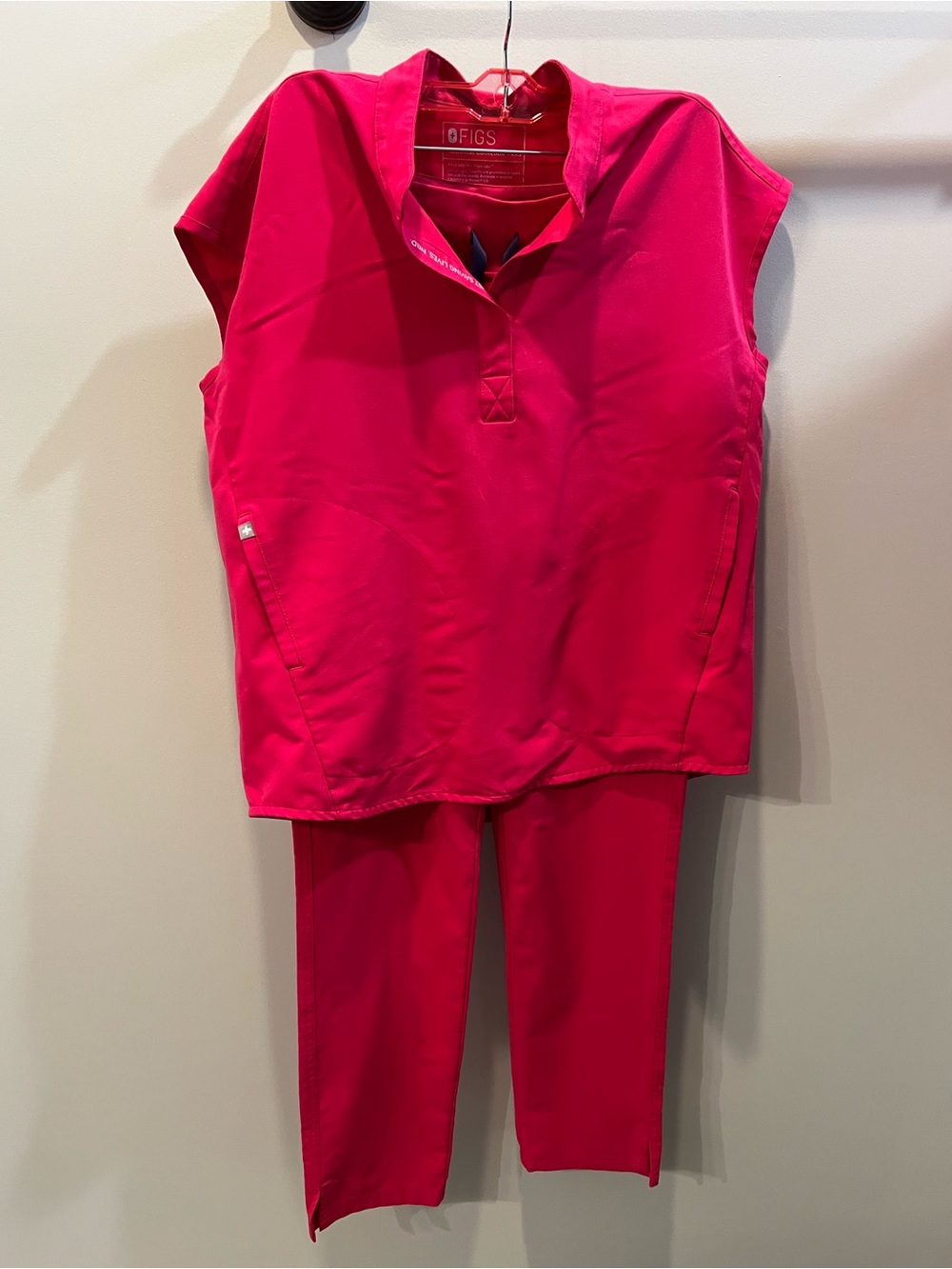 FIGS Women’s Hot Pink Scrub Set
